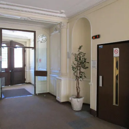Deux Pieces Centre